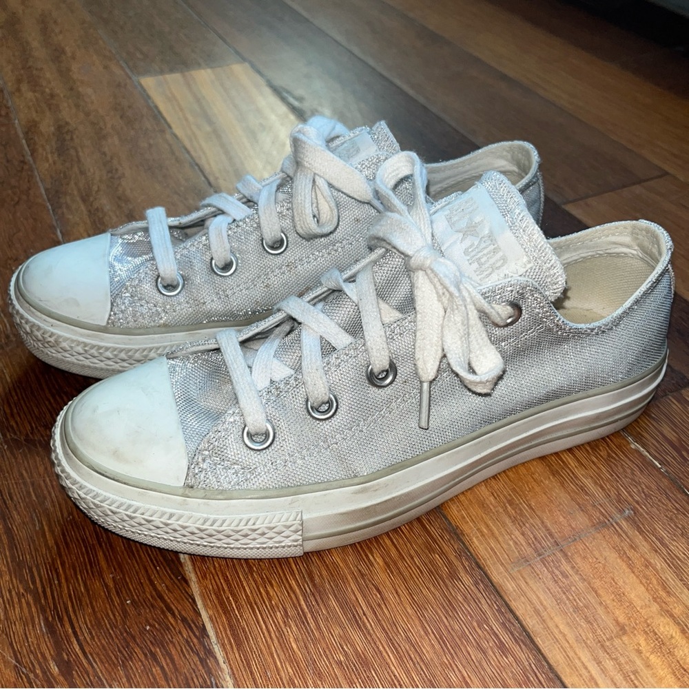 Women CONVERSE ALL STAR METALLIC SILVER LOW TOP SNEAKER SHOES sz 6 woven fabric